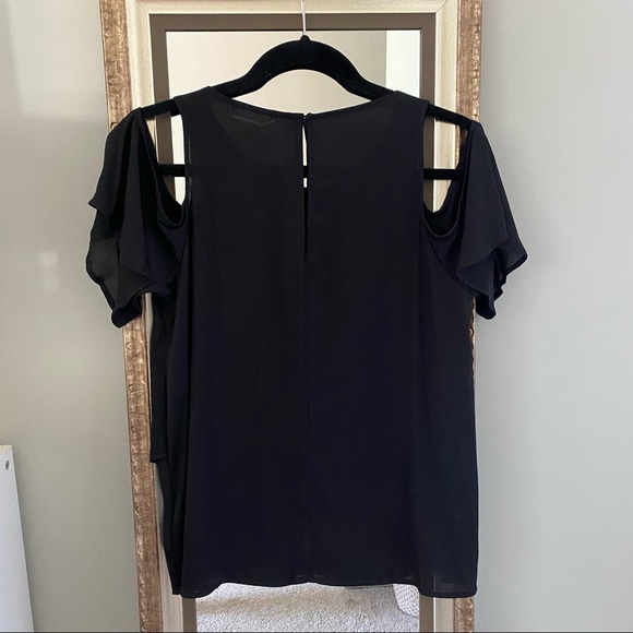 ✨HOST PICK✨ NWOT Nordstrom Lush black top shoulder cuts outs - Picture 3 of 5